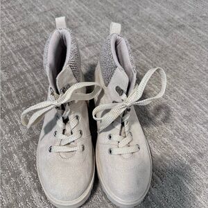 Kohl's Beige High-Top Boots